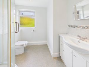 SHOWER ROOM- click for photo gallery